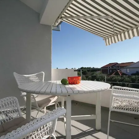 Srima *lxxx * * Vodice
